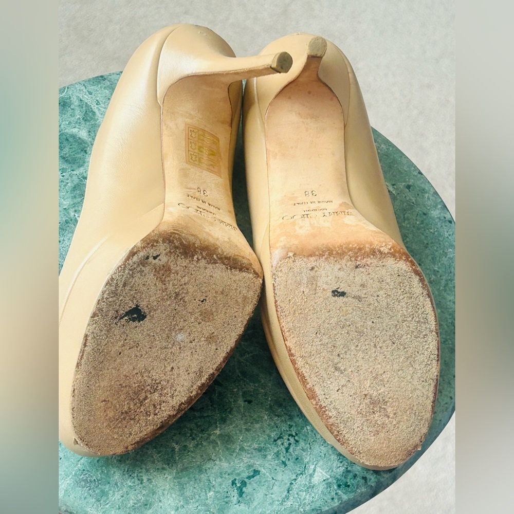 Jimmy Choo Beige Peep-Toe   Leather Heels 8 - Picture 11 of 12
